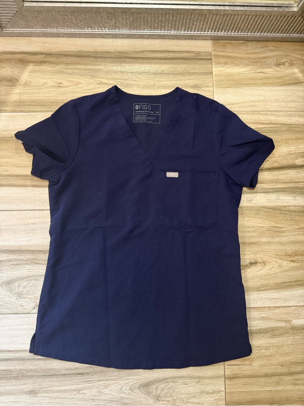 FIGS Women’s V-Neck Scrub Top in Navy